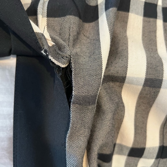 Burberry trench coat. Black mid-length. - Picture 4 of 9